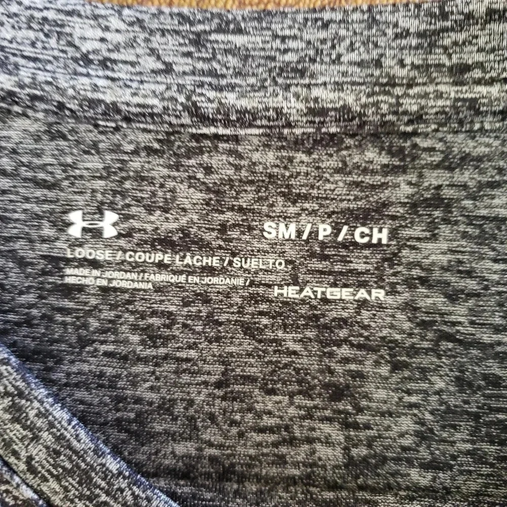 *UNDER ARMOUR, Size  M, Long sleeve, Black and Grey - Picture 5 of 8